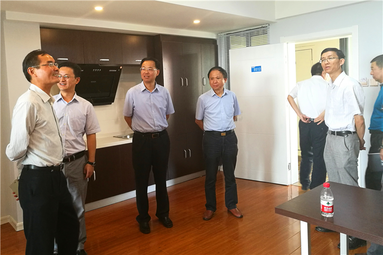 参与市当局第七次整个会议部门代表光临我司“创巢公社”项目观摩调研2.jpg